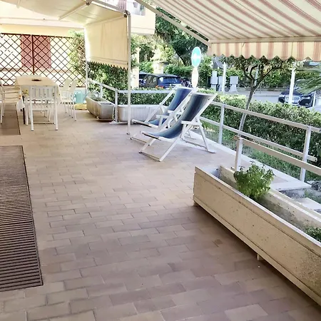 Trilocale Garden 6 Posti Rc24 *