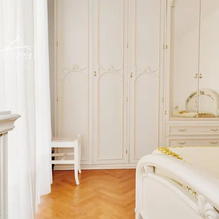 Trilocale Garden 6 Posti Rc24