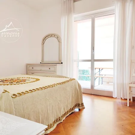 Appartamento Trilocale Garden 6 Posti Rc24